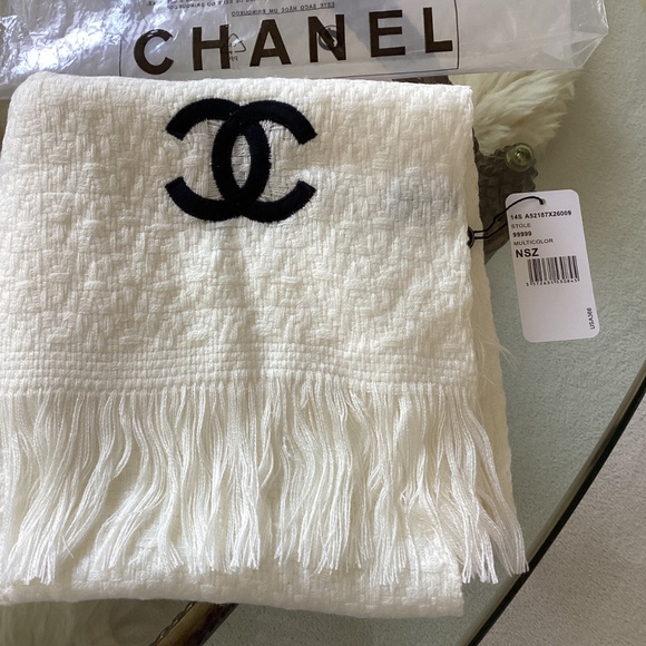 NWT. Large 18” x 72” Creamy White Chanel Scarf - Picture 2 of 6